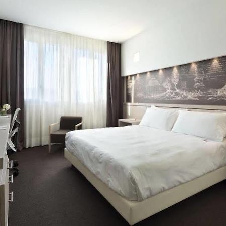 Unahotels Bologna San Lazzaro ซานลาซโซโร ดี ซาเวนา ภายนอก รูปภาพ